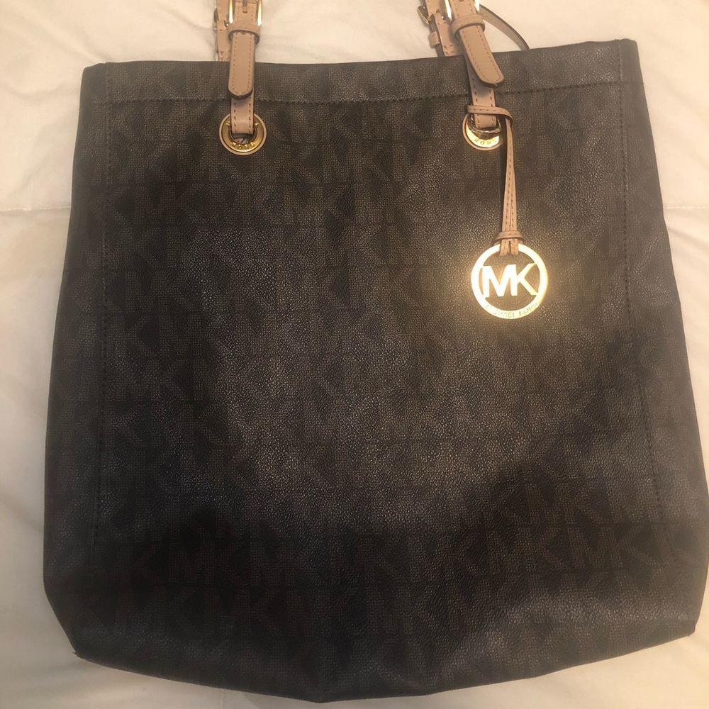 MK PURSE